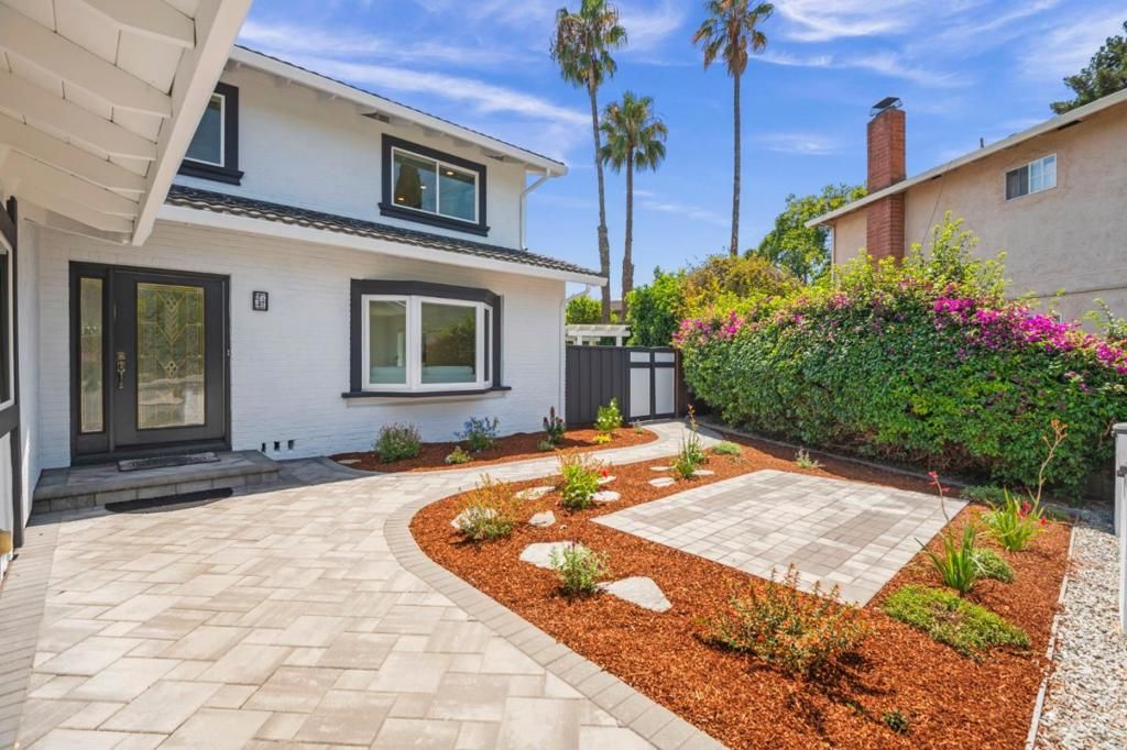 Image 10 of property listing at 1092 Fuchsia Drive, Sunnyvale, CA 94086