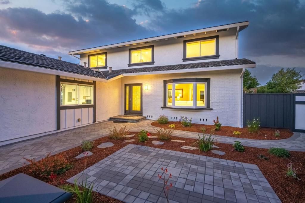 Image 11 of property listing at 1092 Fuchsia Drive, Sunnyvale, CA 94086