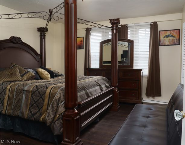 13800 Fairhill Road 101, Shaker Heights, OH 44120