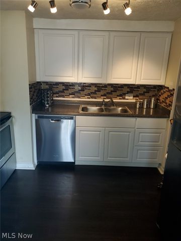 13800 Fairhill Road 101, Shaker Heights, OH 44120