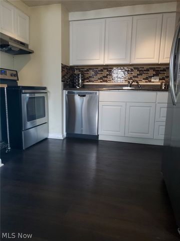 13800 Fairhill Road 101, Shaker Heights, OH 44120