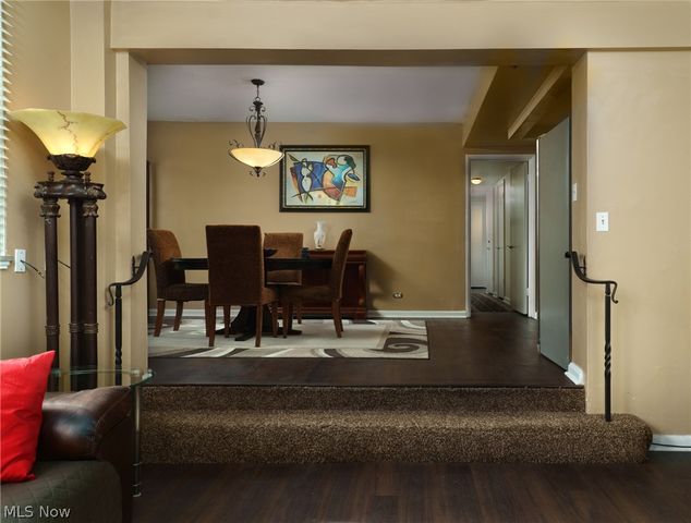 13800 Fairhill Road 101, Shaker Heights, OH 44120