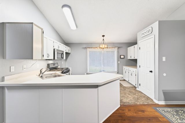 206 Woodcliff Way, Bedford, IN 47421