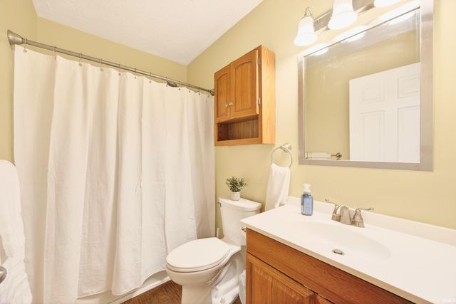 206 Woodcliff Way, Bedford, IN 47421