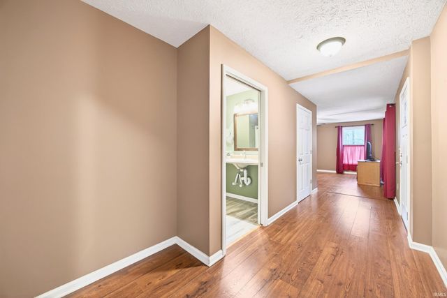 206 Woodcliff Way, Bedford, IN 47421