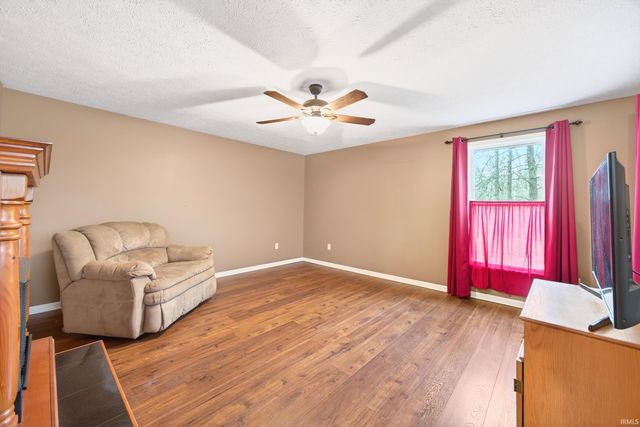 206 Woodcliff Way, Bedford, IN 47421