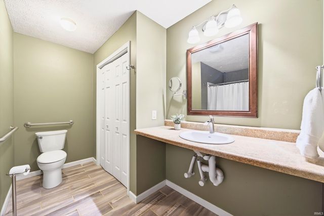 206 Woodcliff Way, Bedford, IN 47421