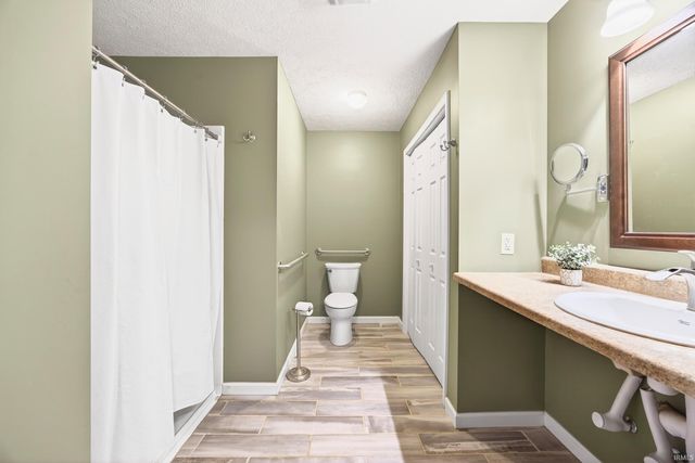 206 Woodcliff Way, Bedford, IN 47421