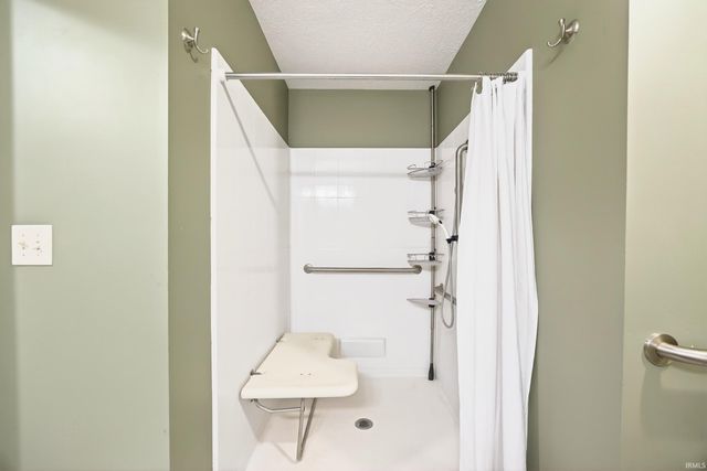 206 Woodcliff Way, Bedford, IN 47421