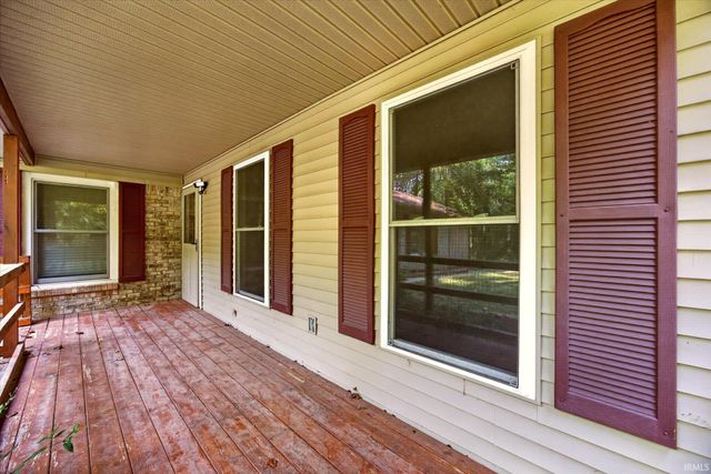 206 Woodcliff Way, Bedford, IN 47421