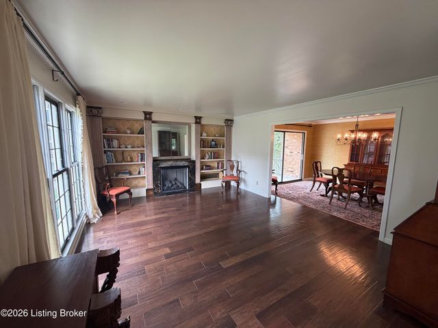 1112 Chamberlain Hill Rd, Louisville, KY 40207