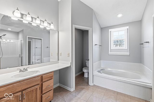 13069 Sinclair Place, Fishers, IN 46038