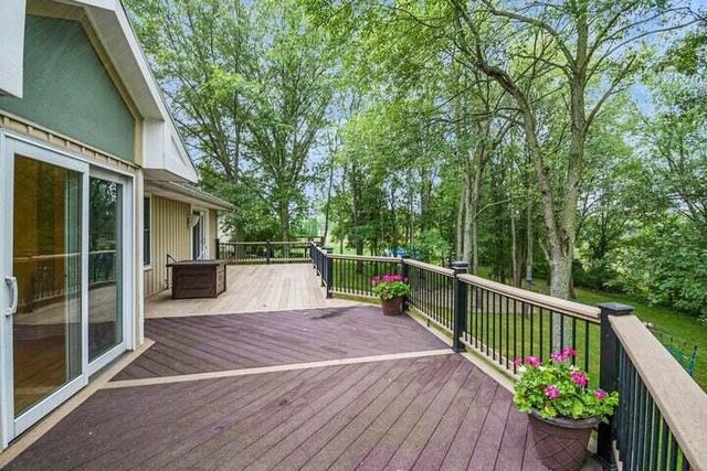 54060 W Ridgeview Circle, Paw Paw, MI 49079