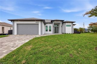 642 28th TER, Cape Coral, FL 33993