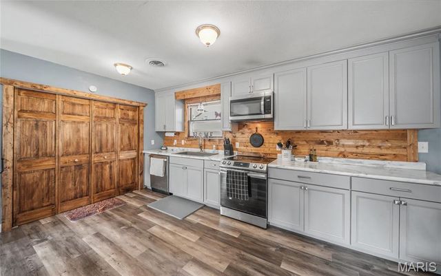 18325 State Route O, Rolla, MO 65401