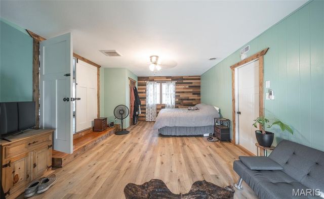 18325 State Route O, Rolla, MO 65401