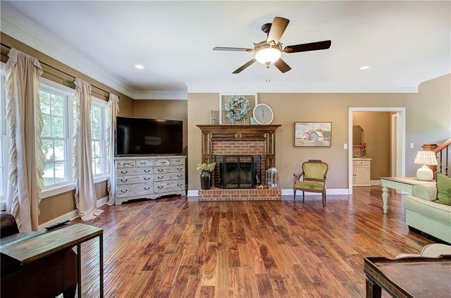 41 McClure Drive NW, Cartersville, GA 30120