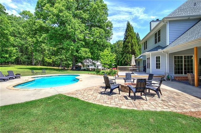 41 McClure Drive NW, Cartersville, GA 30120