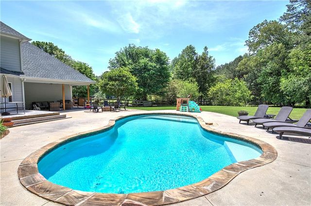 41 McClure Drive NW, Cartersville, GA 30120