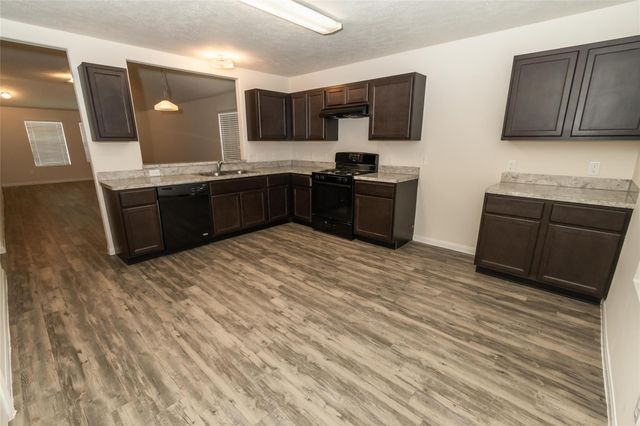 75 Santa Barbara Drive, Manvel, TX 77578