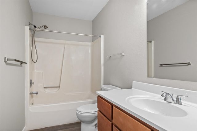 2955 Englewood Avenue, Grand Rapids, MI 49508