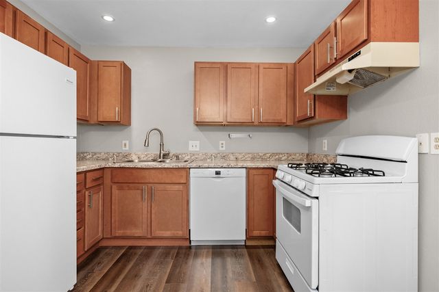 2955 Englewood Avenue, Grand Rapids, MI 49508