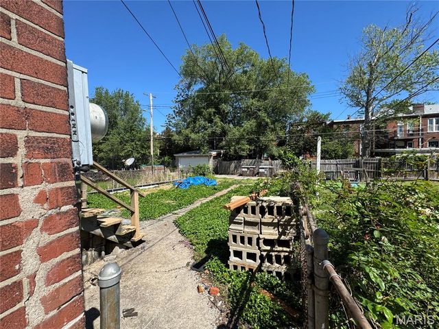 2833 Sidney Street, St Louis, MO 63104