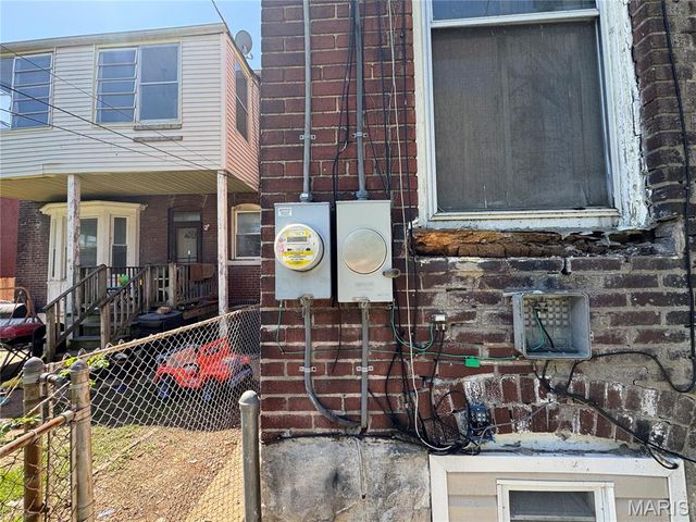 2833 Sidney Street, St Louis, MO 63104