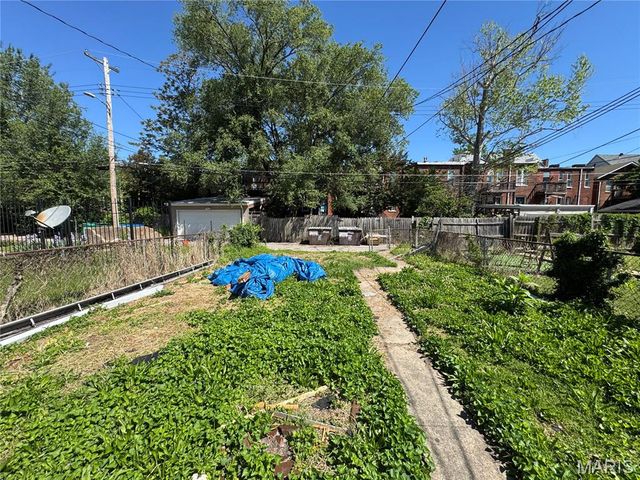2833 Sidney Street, St Louis, MO 63104