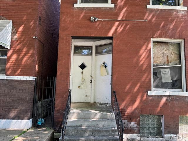 2833 Sidney Street, St Louis, MO 63104