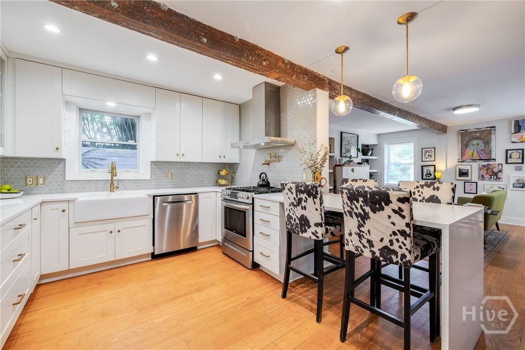Image 4 of property listing at 3808 Harmon Street, Savannah, GA 31405