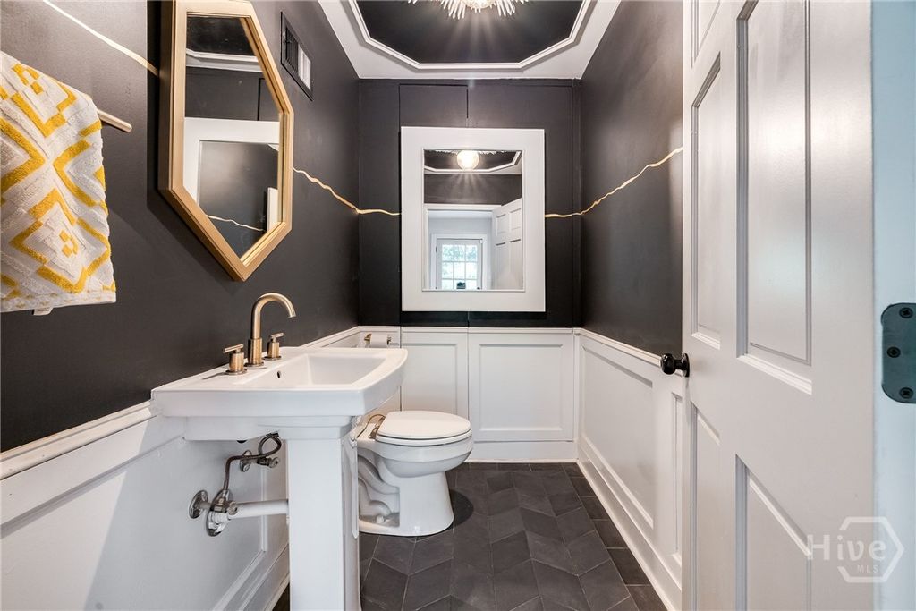 Image 9 of property listing at 3808 Harmon Street, Savannah, GA 31405