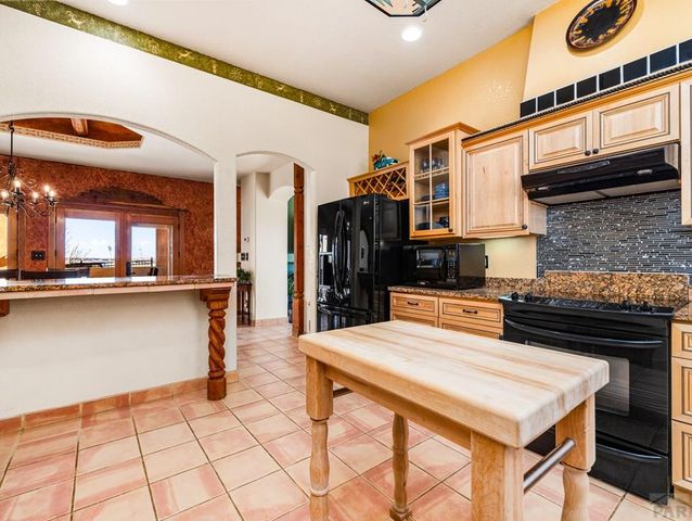1294 S Yerba Santa Dr, Pueblo West, CO 81007