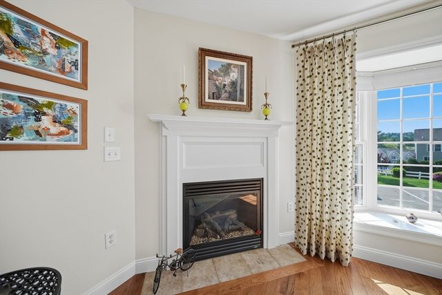 6 Aster Ct B, Hudson, NH 03051