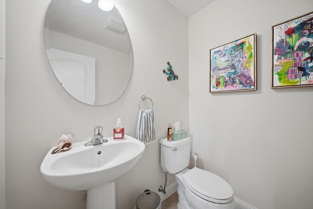 6 Aster Ct B, Hudson, NH 03051