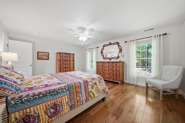 6 Aster Ct B, Hudson, NH 03051