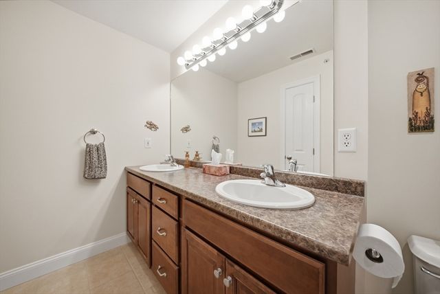 6 Aster Ct B, Hudson, NH 03051