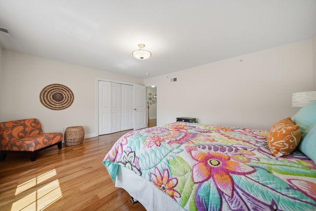 6 Aster Ct B, Hudson, NH 03051