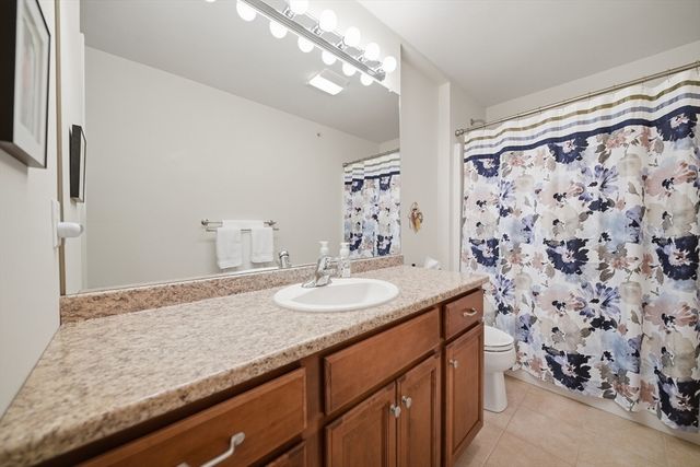 6 Aster Ct B, Hudson, NH 03051