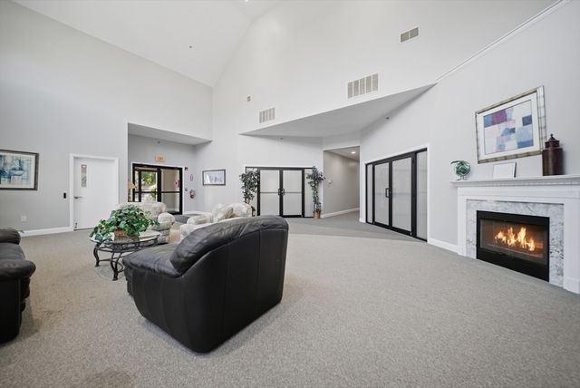 6 Aster Ct B, Hudson, NH 03051