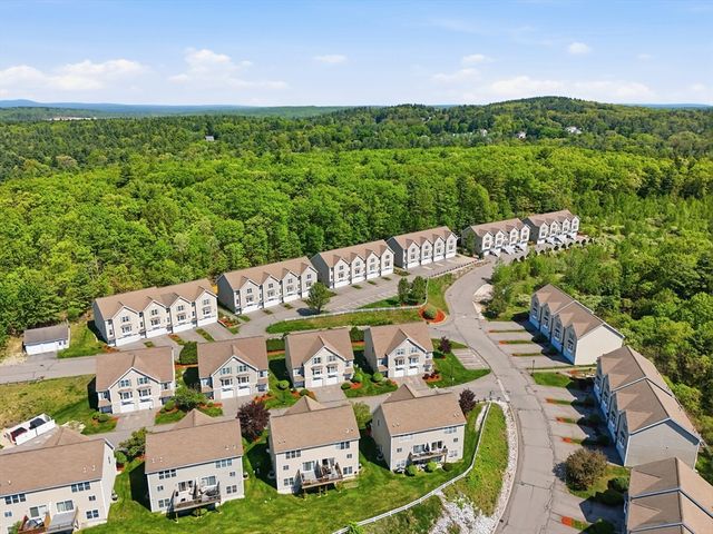6 Aster Ct B, Hudson, NH 03051