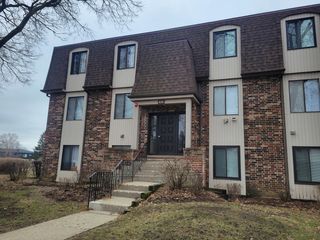 835 Waterview Circle 4, Vernon Hills, IL 60061