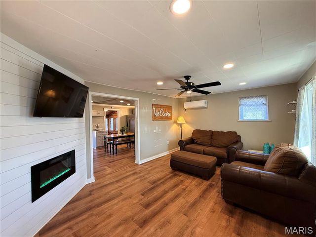 153 W Reed Avenue, Puxico, MO 63960