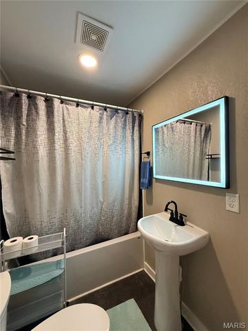 153 W Reed Avenue, Puxico, MO 63960