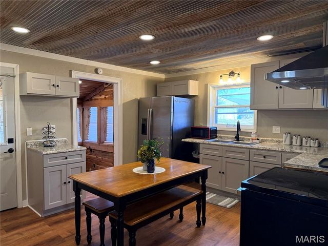 153 W Reed Avenue, Puxico, MO 63960