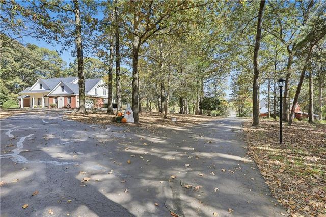 6752 Shoal Creek Road, Clermont, GA 30527