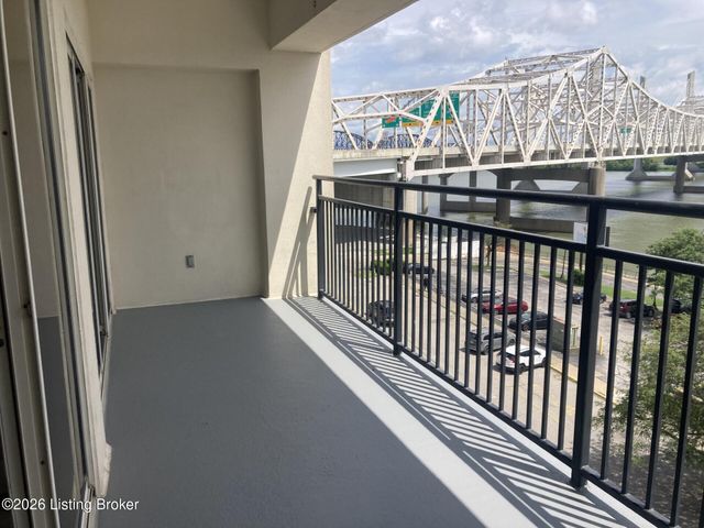 1 Riverpointe Plaza 515, Jeffersonville, IN 47130