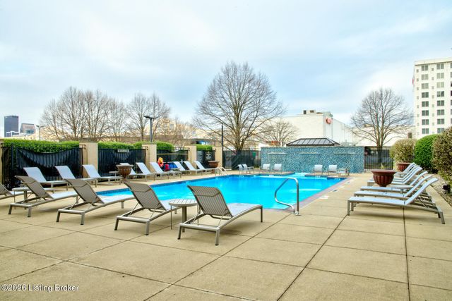 1 Riverpointe Plaza 515, Jeffersonville, IN 47130