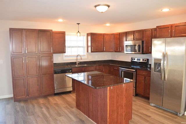 1852 Sandal Way, Newburgh, IN 47630