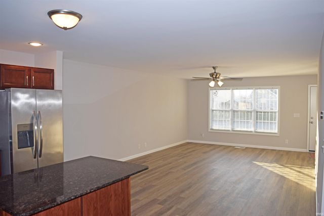 1852 Sandal Way, Newburgh, IN 47630